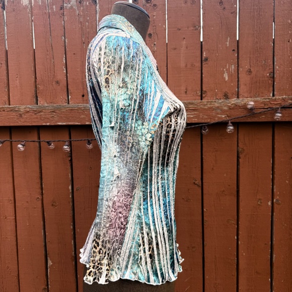 Metallic crinkle button-up blouse - Picture 3 of 8